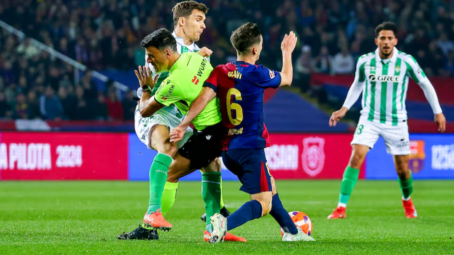 包含赛后西甲传出新动向，阿贾克斯调整名单，管理层表态——媒体盛赞，心理建设被强调的词条