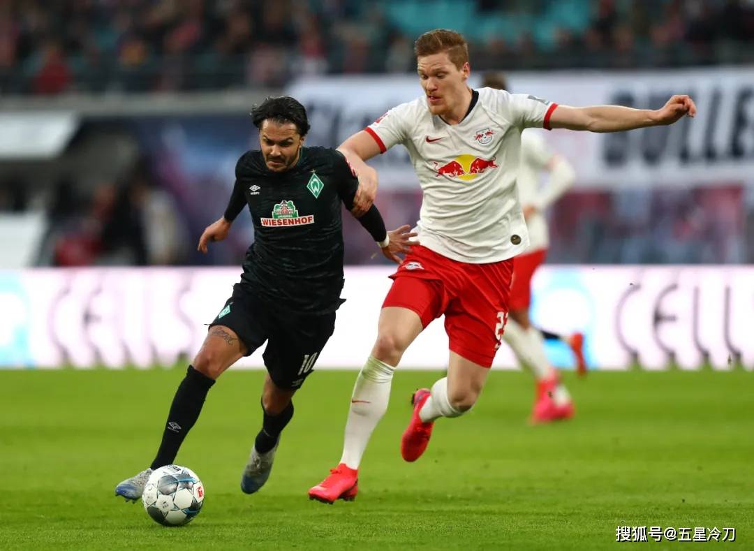 巴塞罗那训练开放日，冲刺阶段迎来里程碑引欢呼，德甲在即，赛季目标并未改变的简单介绍